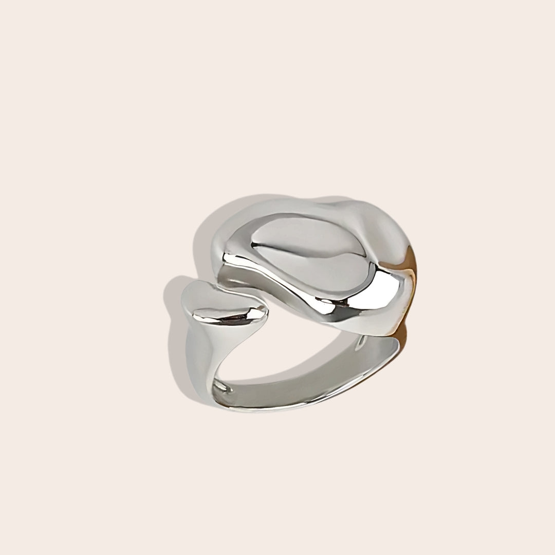 Silver Cato Chunky Statement Ring, a daring cocktail piece that combines 925 sterling silver and luxurious platinum plating. 