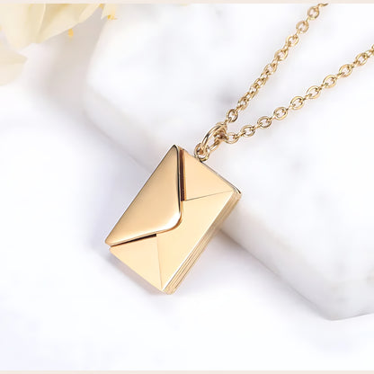 Kiki Keepsake Pendant gold, composed of stainless steel.