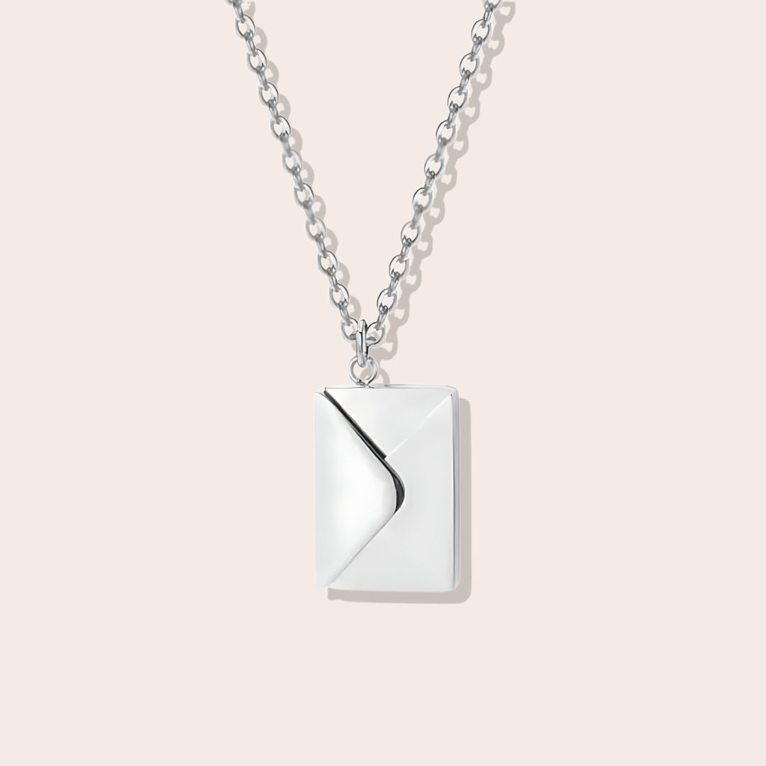 Kiki Keepsake Pendant silver, composed of stainless steel.