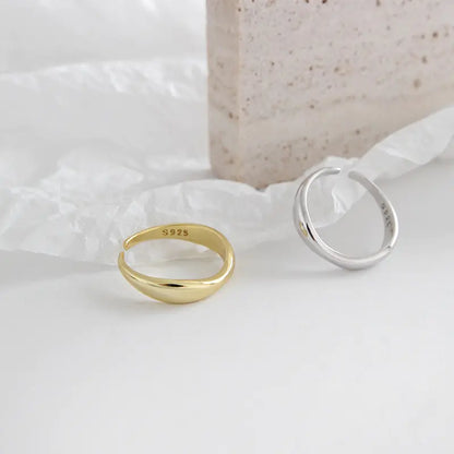 Rana ripple rings in gold. Made of sterling silver.